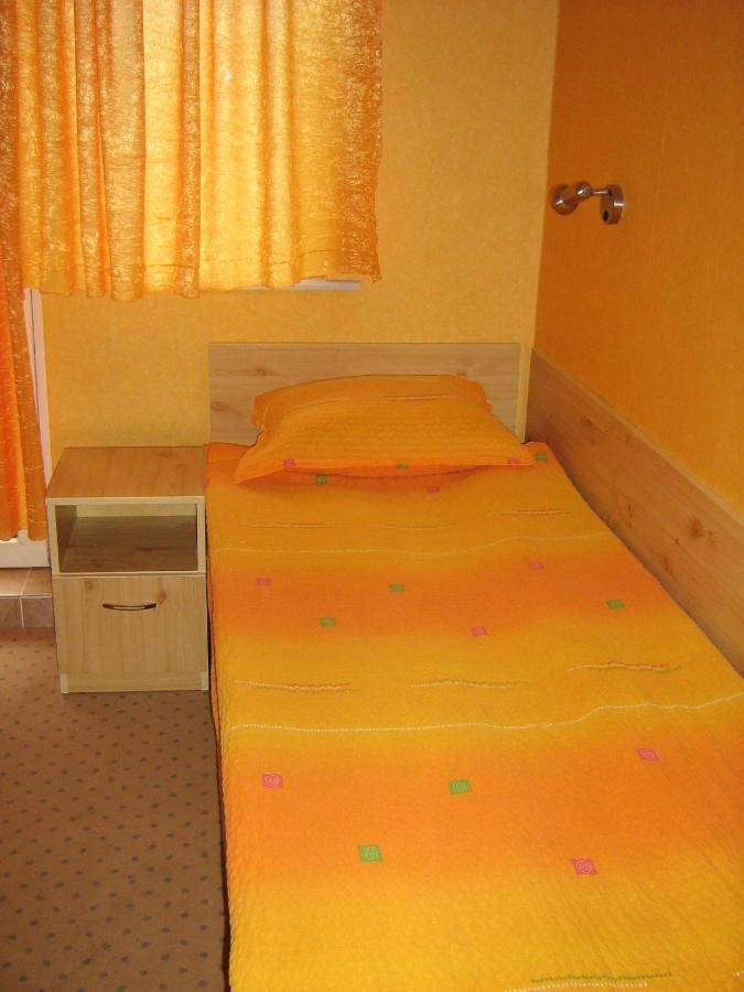 Hotel Maritsa Lyubimets Bagian luar foto