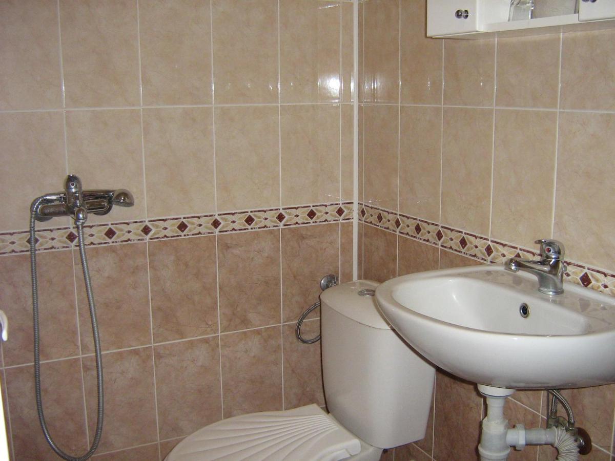 Hotel Maritsa Lyubimets Bagian luar foto