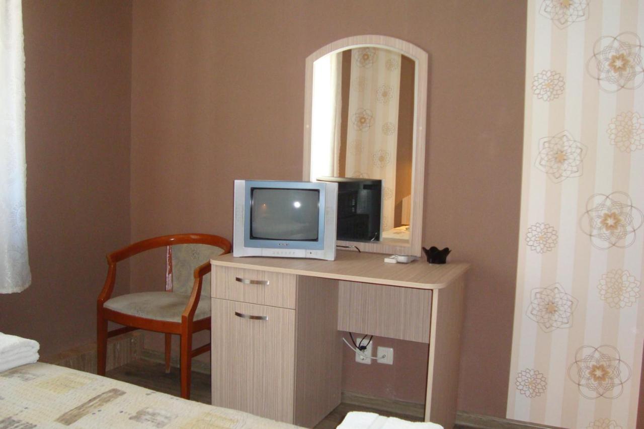 Hotel Maritsa Lyubimets Bagian luar foto