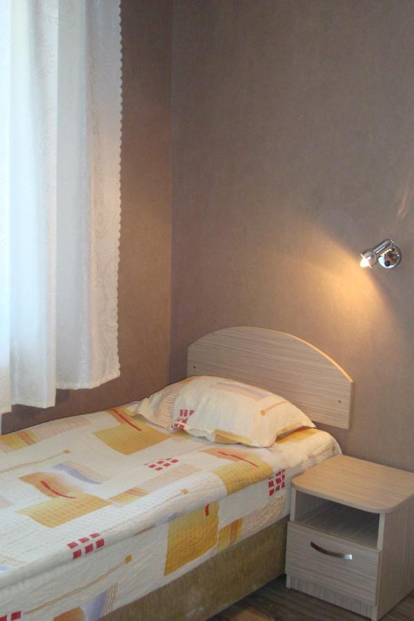 Hotel Maritsa Lyubimets Bagian luar foto