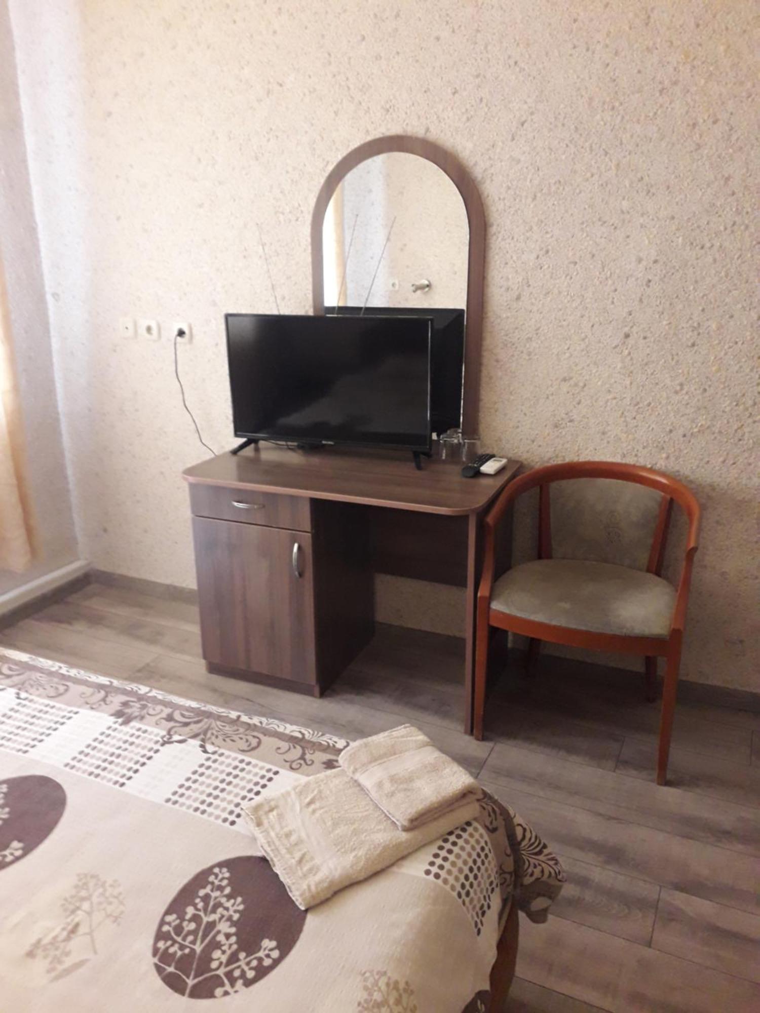 Hotel Maritsa Lyubimets Bagian luar foto